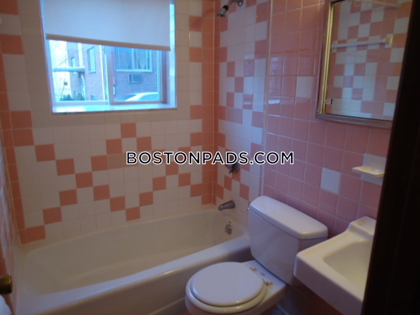 ARLINGTON - 1 Bed, 1 Bath - Image 6