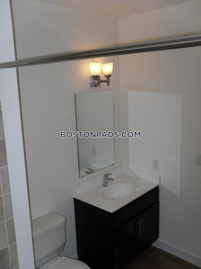 ARLINGTON - 2 Beds, 2 Baths - Image 9