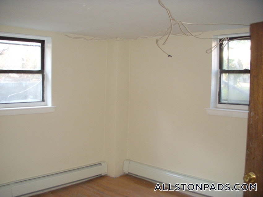 BOSTON - ALLSTON - 3 Beds, 2 Baths - Image 22