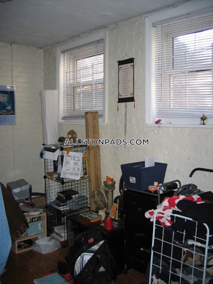 Boston - $2,400+ /month