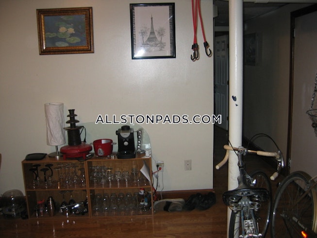 Boston - $2,400+ /mo