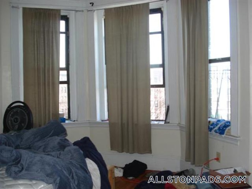 BOSTON - ALLSTON - 3 Beds, 1 Bath - Image 2