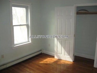 Boston - 6 Beds, 2 Baths