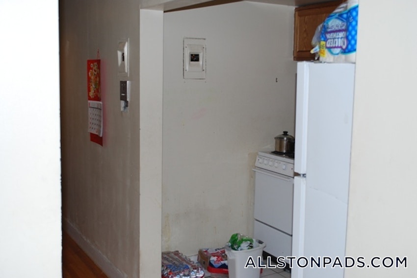 BOSTON - ALLSTON - 3 Beds, 1 Bath - Image 34