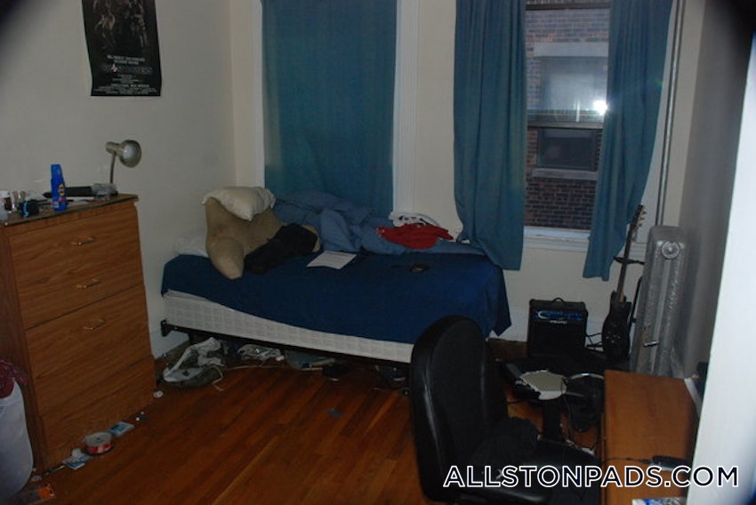 BOSTON - ALLSTON - 3 Beds, 1 Bath - Image 1