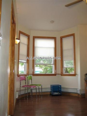 Boston - 3 Beds, 1 Baths