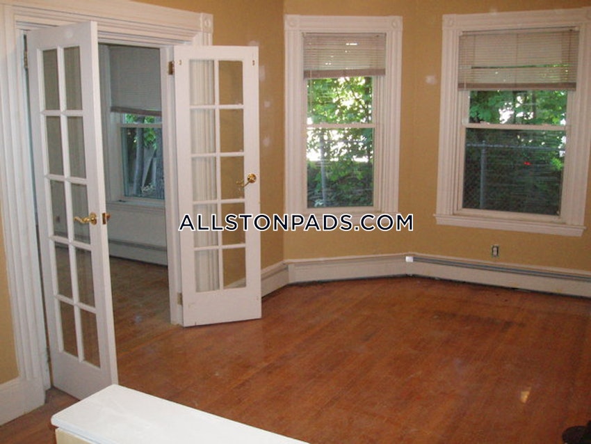 BOSTON - ALLSTON - 3 Beds, 1 Bath - Image 2