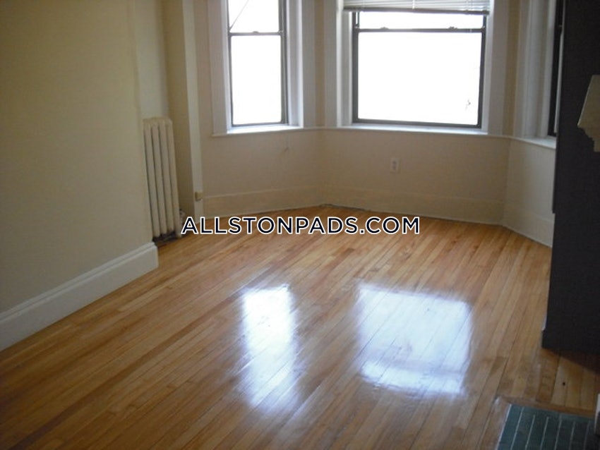 BOSTON - ALLSTON - 4 Beds, 1 Bath - Image 11