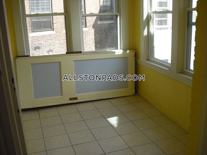 BOSTON - ALLSTON - 4 Beds, 1 Bath - Image 3