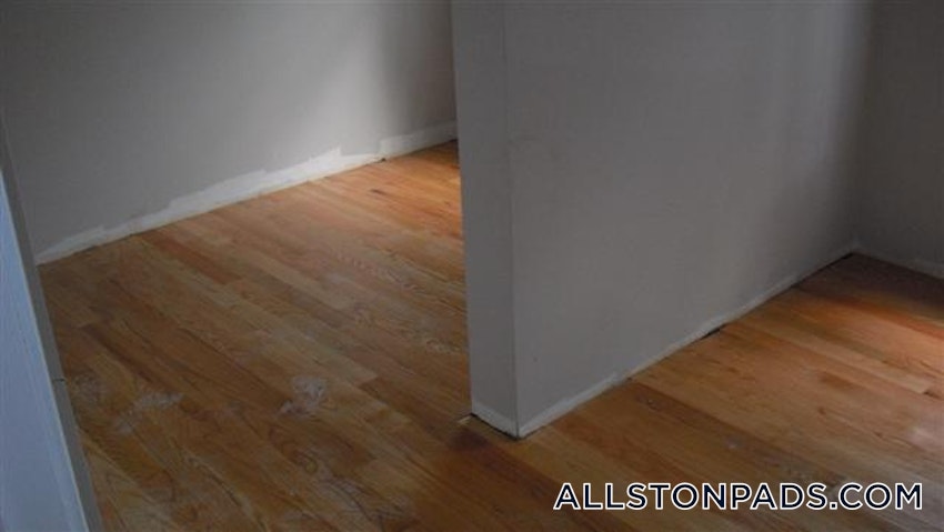 BOSTON - ALLSTON - 5 Beds, 2 Baths - Image 59