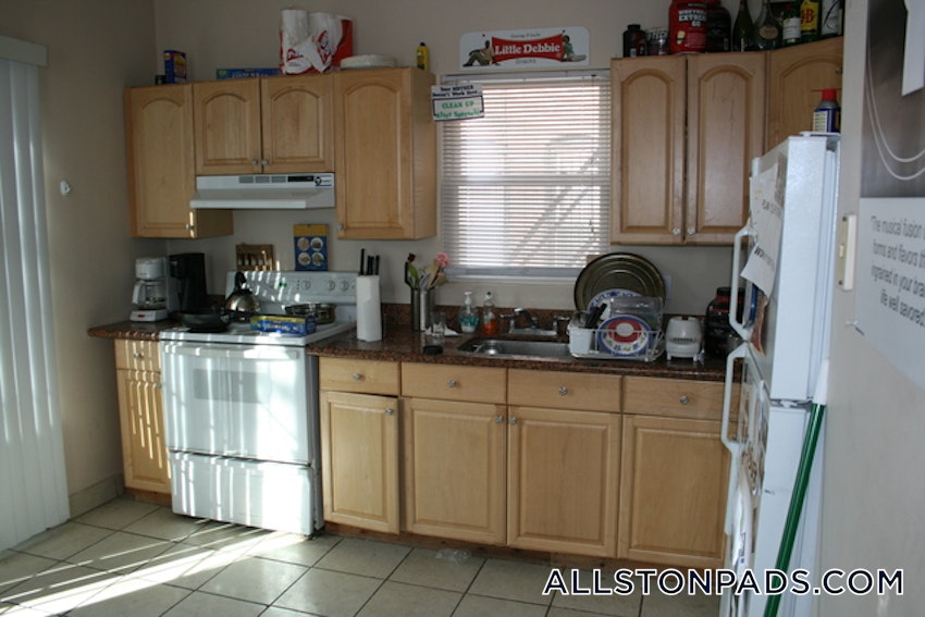 BOSTON - ALLSTON - 4 Beds, 2 Baths - Image 8