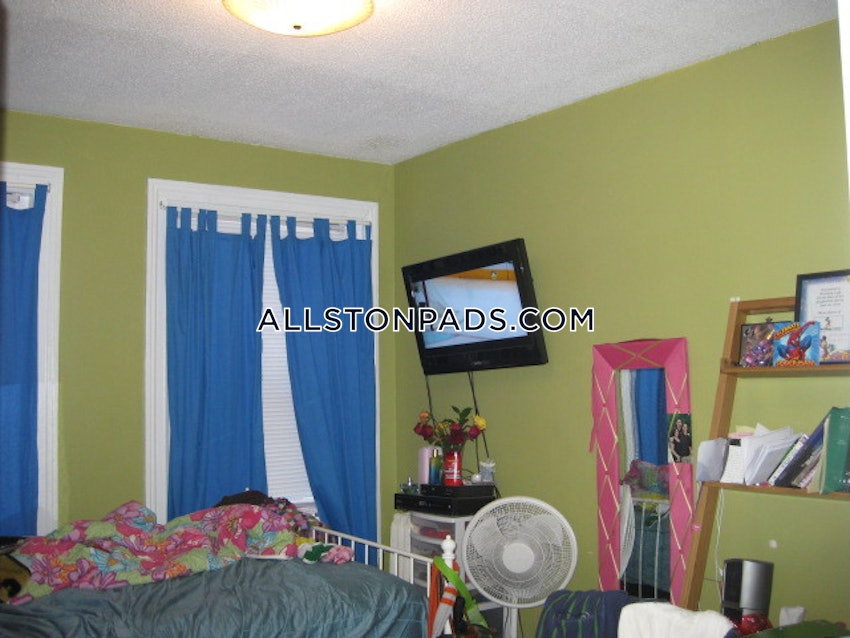 BOSTON - ALLSTON - 4 Beds, 1 Bath - Image 4