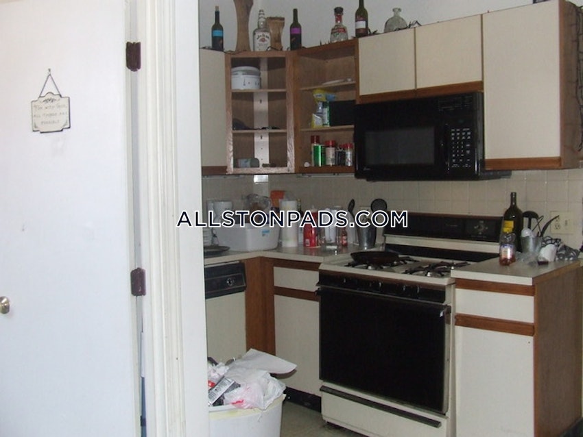 BOSTON - ALLSTON/BRIGHTON BORDER - 3 Beds, 1 Bath - Image 2