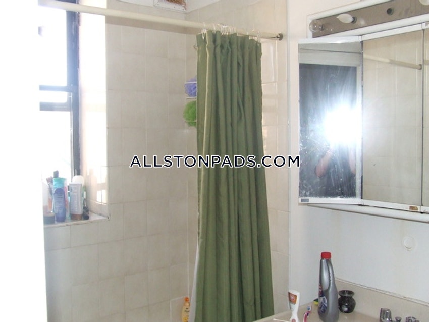 BOSTON - ALLSTON - 3 Beds, 1 Bath - Image 4