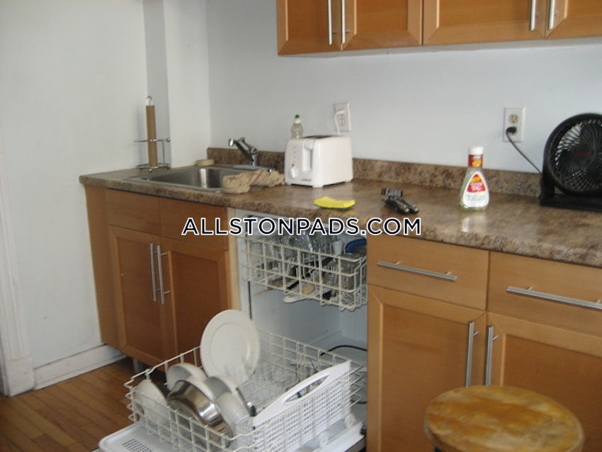 BOSTON - ALLSTON - 3 Beds, 1 Bath - Image 13