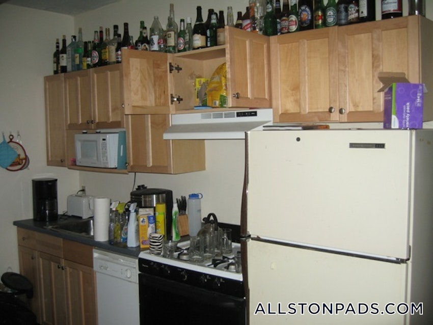 BOSTON - ALLSTON - 3 Beds, 1 Bath - Image 5