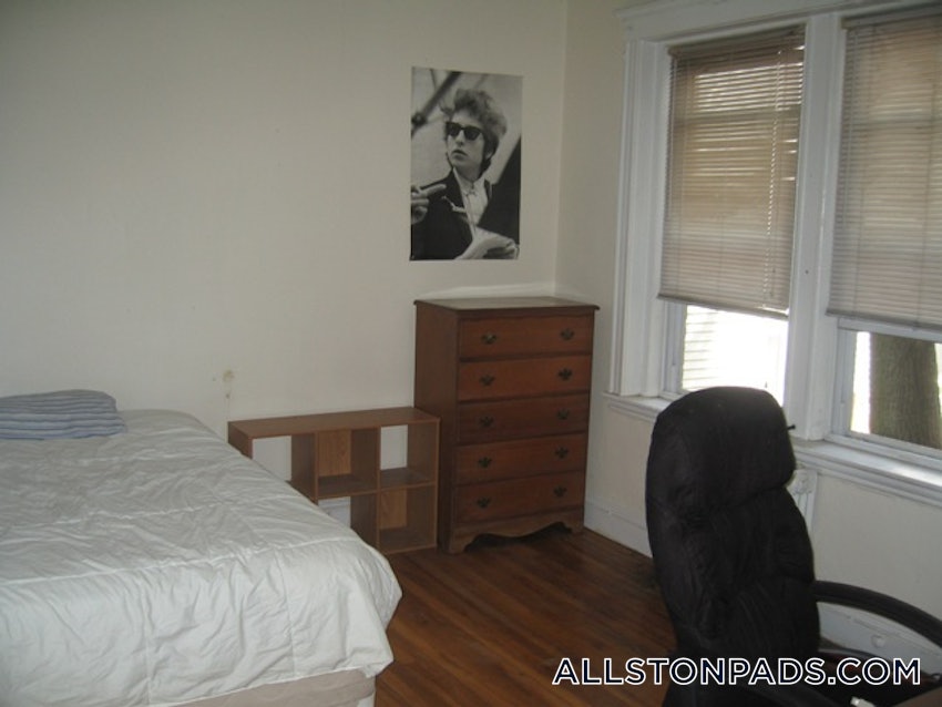 BOSTON - ALLSTON - 3 Beds, 1 Bath - Image 1