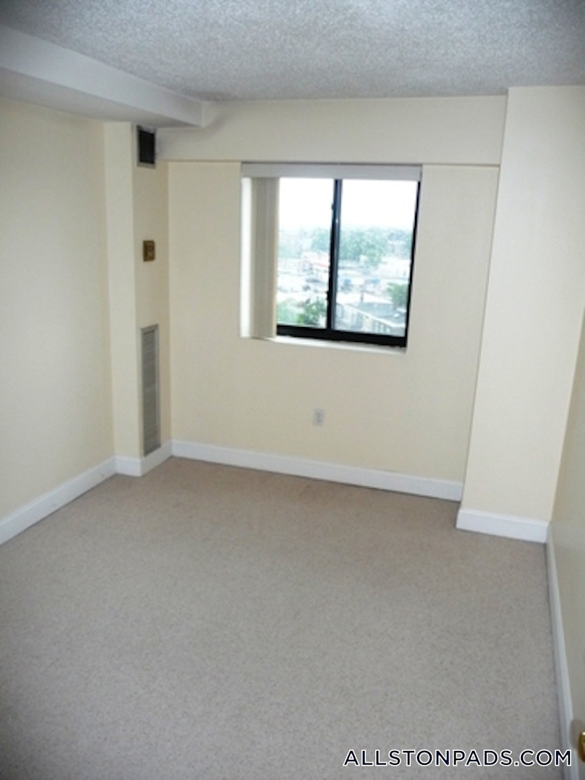 BOSTON - ALLSTON - 2 Beds, 1.5 Baths - Image 9