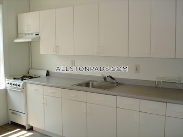 Boston - 4 Beds, 1 Baths