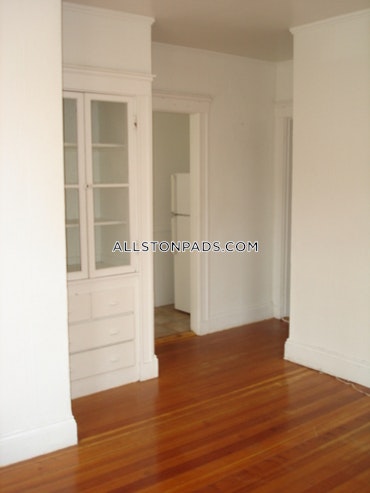 Boston - 4 Beds, 1 Baths