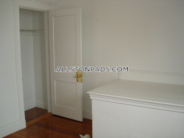 Boston - 4 Beds, 1 Baths