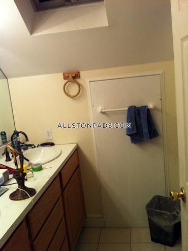 Boston - 2 Beds, 1 Baths