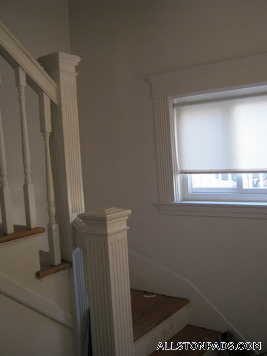 BOSTON - ALLSTON - 5 Beds, 2 Baths - Image 17