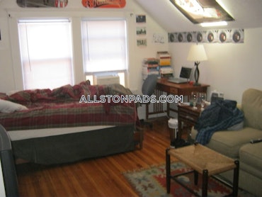 Boston - 5 Beds, 2 Baths