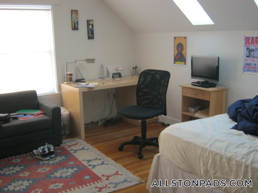 BOSTON - ALLSTON - 5 Beds, 2 Baths - Image 12