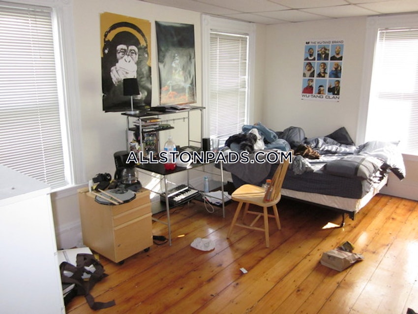 BOSTON - ALLSTON - 6 Beds, 2.5 Baths - Image 1