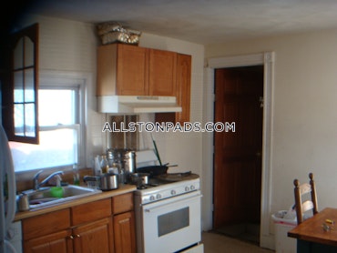 Boston - 5 Beds, 2 Baths