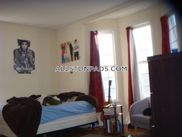 Boston - 5 Beds, 2 Baths