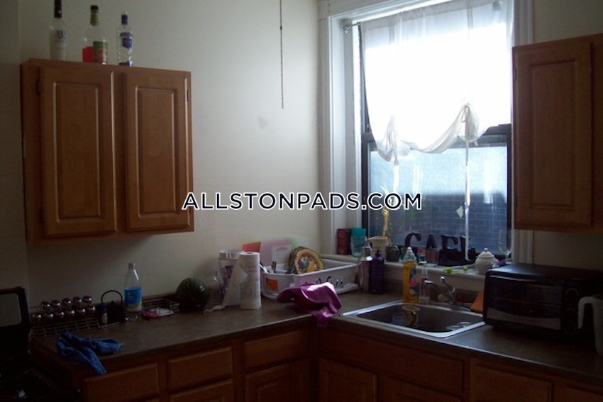 BOSTON - ALLSTON - 4 Beds, 2 Baths - Image 9