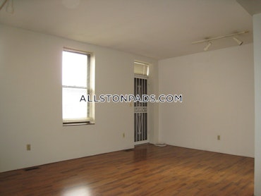 Boston - 2 Beds, 1.5 Baths