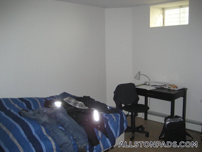 BOSTON - ALLSTON - 3 Beds, 1 Bath - Image 9