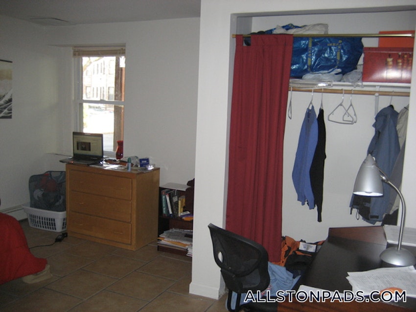 BOSTON - ALLSTON - 3 Beds, 1 Bath - Image 11