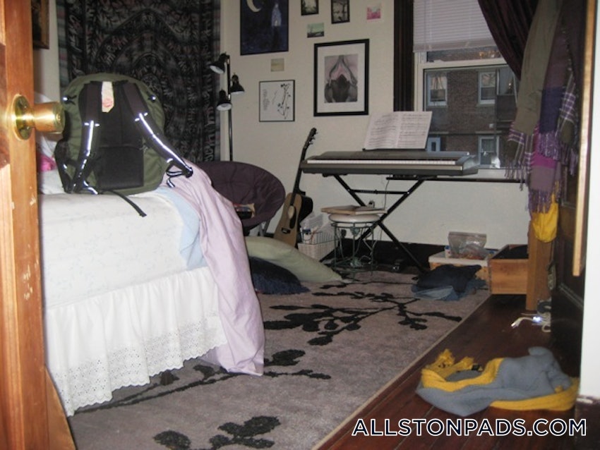 BOSTON - ALLSTON - 3 Beds, 2 Baths - Image 7