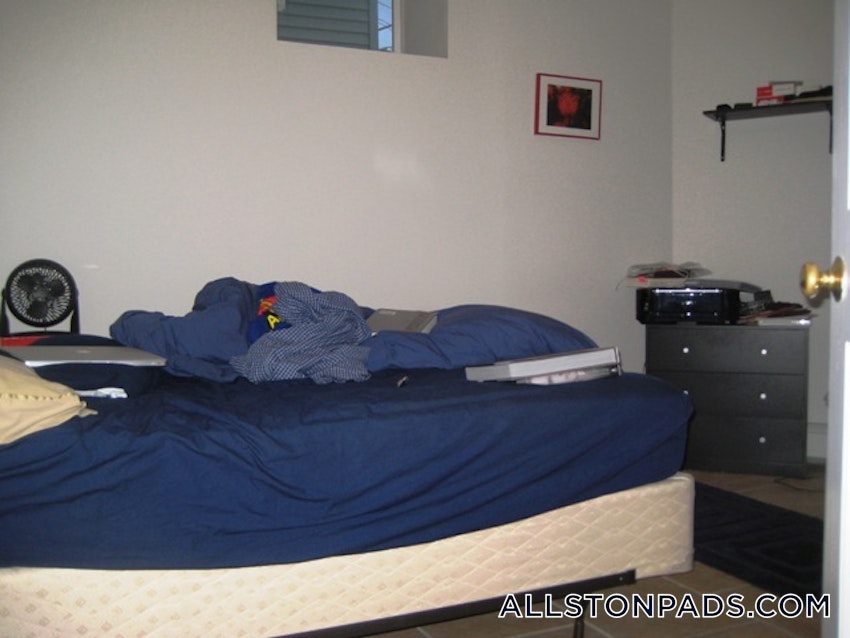 BOSTON - ALLSTON - 3 Beds, 1 Bath - Image 18