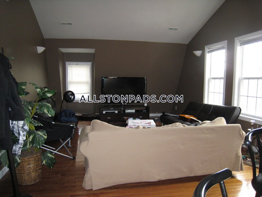 BOSTON - ALLSTON - 4 Beds, 2 Baths - Image 16