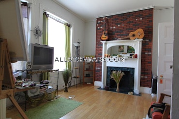 Boston - 5 Beds, 2 Baths