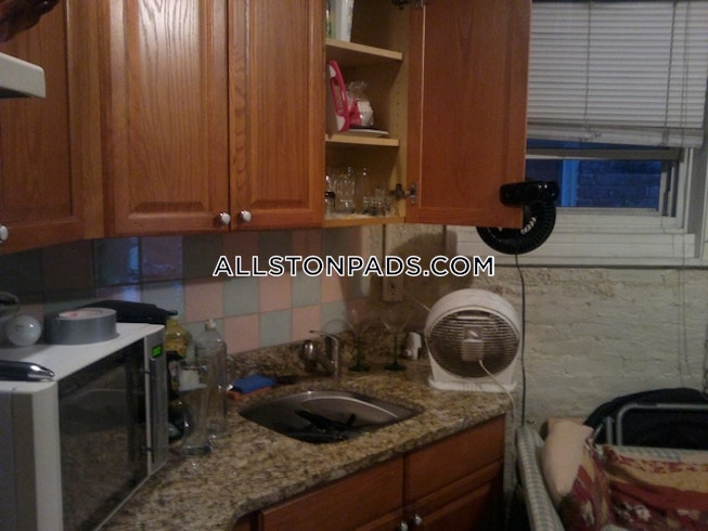 Boston - $2,400+ /mo