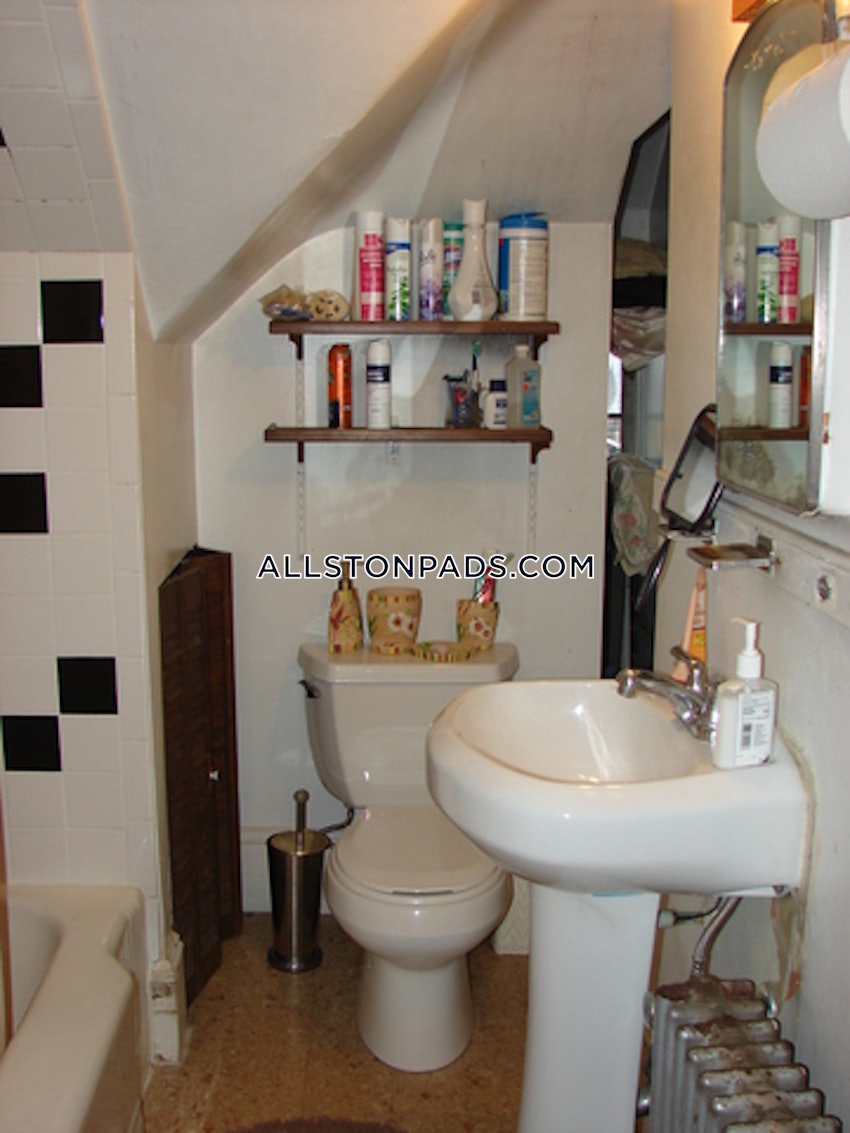 Boston - Allston - 1 Bed, 1 Bath - Image 2