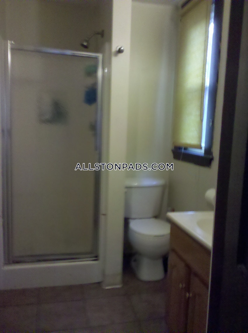 BOSTON - ALLSTON - 4 Beds, 2 Baths - Image 30