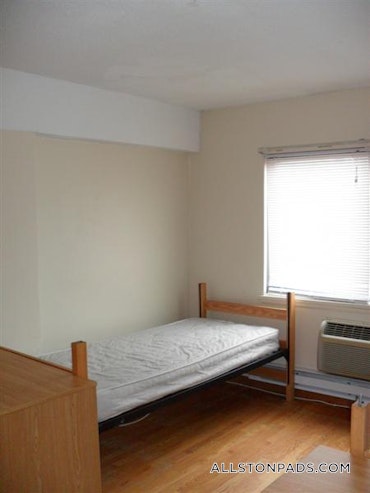 Boston - 0 Beds, 1 Baths