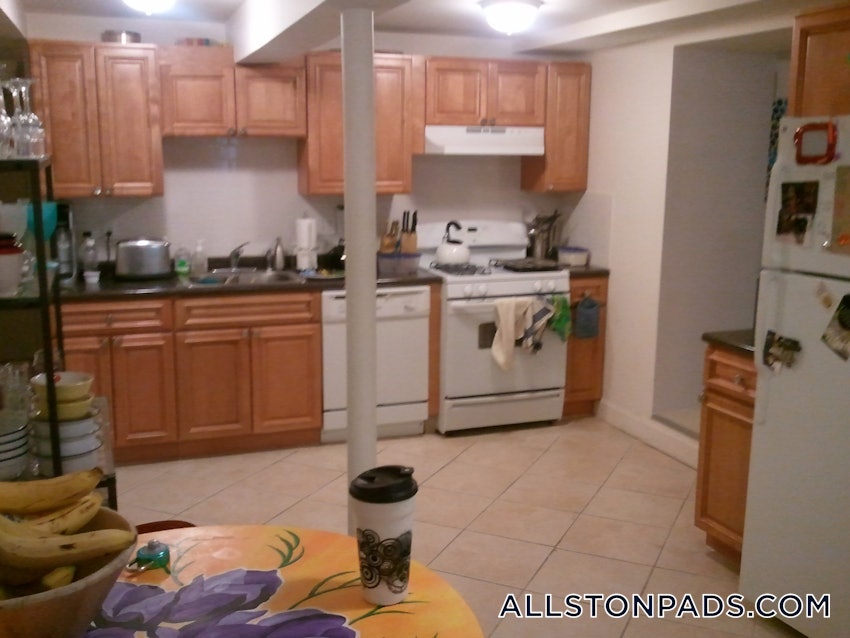 BOSTON - ALLSTON - 3 Beds, 1 Bath - Image 5