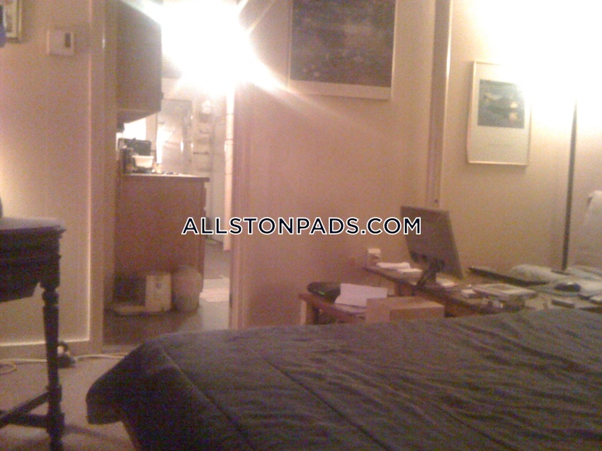 BOSTON - ALLSTON - 1 Bed, 1 Bath - Image 5