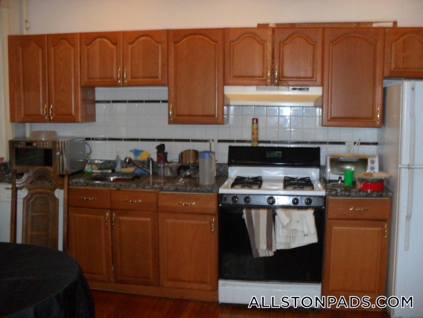 BOSTON - ALLSTON - 3 Beds, 1 Bath - Image 7