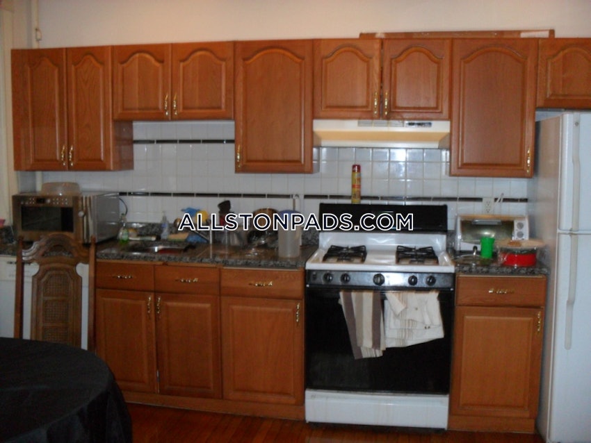 BOSTON - ALLSTON - 3 Beds, 1 Bath - Image 7