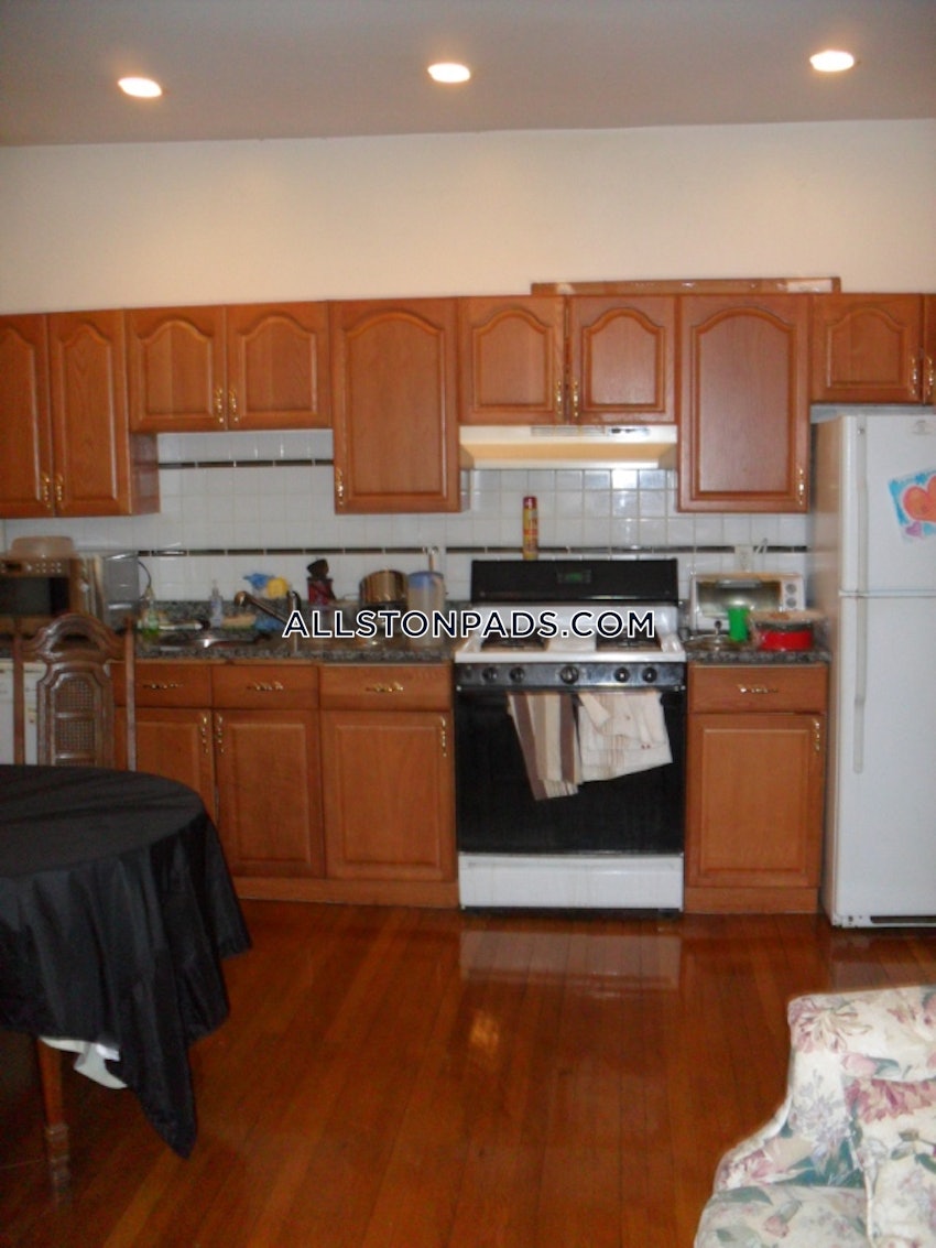 BOSTON - ALLSTON - 3 Beds, 1 Bath - Image 10