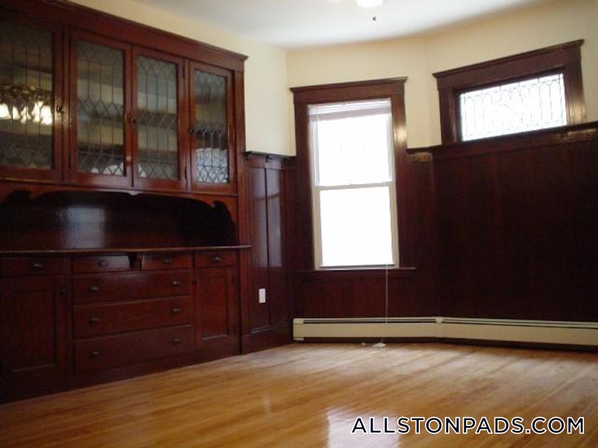 BOSTON - ALLSTON - 4 Beds, 1 Bath - Image 3